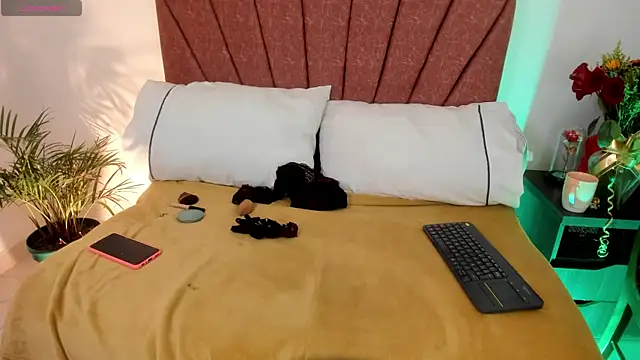 Snapshot of Melody_bonnie chatting on September 26, 2025, 11:06 am Melody bonnie online show from September 26, 2025, 11:06 am