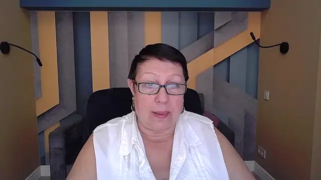 BarbaraTurners online show from October 22, 2025, 6:40 pm