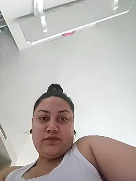 Snapshot of honeeyyy_pot chatting on March 1, 2025, 2:04 am honeeyyy pot online show from March 1, 2025, 2:04 am