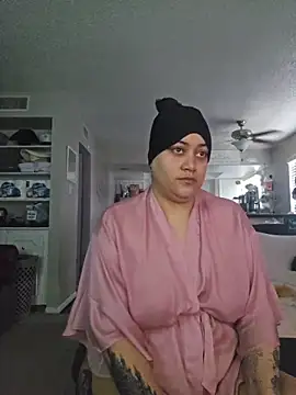 Snapshot of honeeyyy_pot chatting on November 1, 2025, 7:30 pm honeeyyy pot online show from November 1, 2025, 7:30 pm