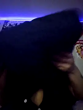 Snapshot of honeeyyy_pot chatting on September 13, 2025, 4:18 pm honeeyyy pot online show from September 13, 2025, 4:18 pm