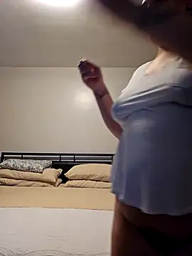 honeeyyy pot online show from April 7, 2026, 5:42 am