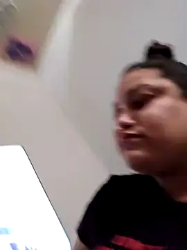 Snapshot of honeeyyy_pot chatting on March 13, 2025, 6:01 pm honeeyyy pot online show from March 13, 2025, 6:01 pm