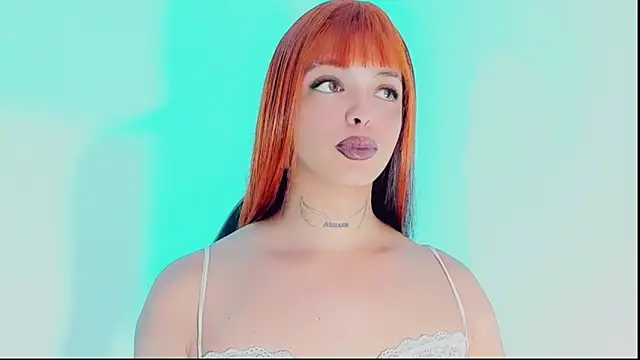 Emmaa Saenz  online show from December 4, 2025, 6:18 pm