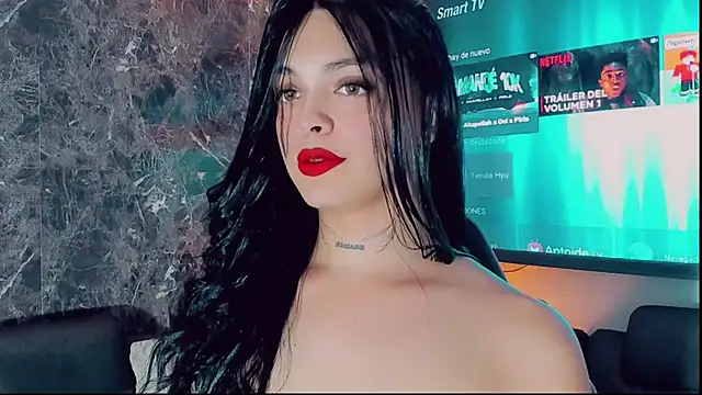 Emmaa Saenz  online show from November 26, 2025, 9:26 pm