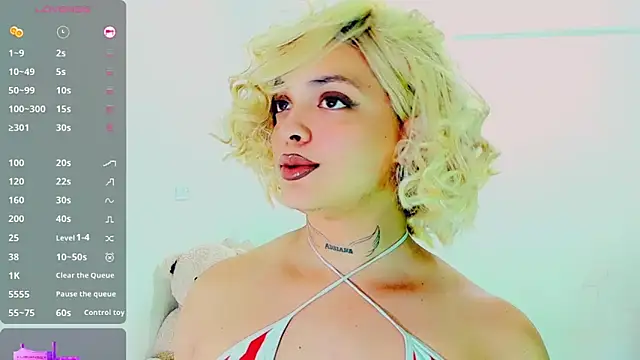 Emmaa Saenz  online show from February 24, 2026, 10:43 pm