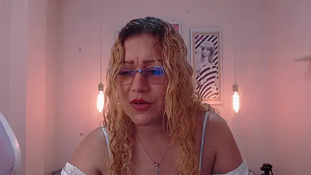 Veronica escobar  online show from January 25, 2025, 4:02 am