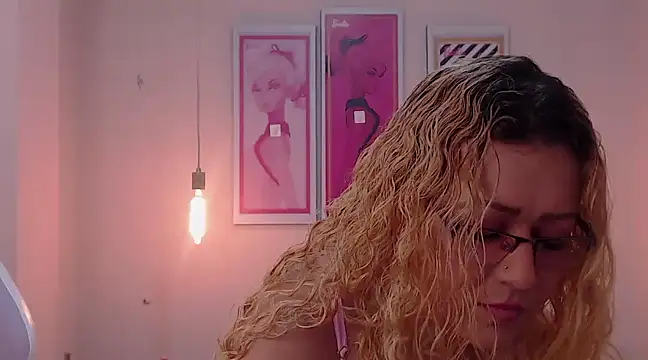 Veronica escobar  online show from January 31, 2025, 6:57 am