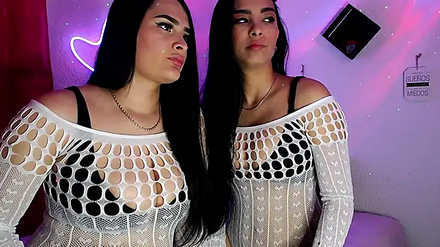 agatha lovee online show from March 7, 2025, 6:11 pm