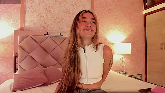 Snapshot of Arianavillada chatting on September 22, 2025, 3:12 am Arianavillada online show from September 22, 2025, 3:12 am