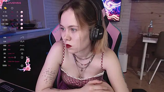 Snapshot of lucy_mirror chatting on December 1, 2025, 9:59 pm lucy mirror online show from December 1, 2025, 9:59 pm