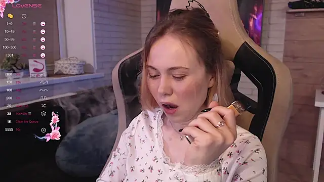 Snapshot of lucy_mirror chatting on October 9, 2025, 8:53 pm lucy mirror online show from October 9, 2025, 8:53 pm