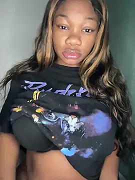 Snapshot of CharismaaBanx chatting on December 3, 2024, 9:50 am CharismaaBanx online show from December 3, 2024, 9:50 am