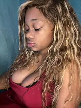 Snapshot of CharismaaBanx chatting on February 12, 2025, 1:30 am CharismaaBanx online show from February 12, 2025, 1:30 am