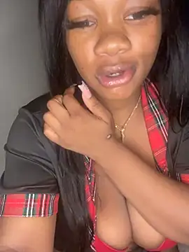 CharismaaBanx online show from April 18, 2026, 5:43 am