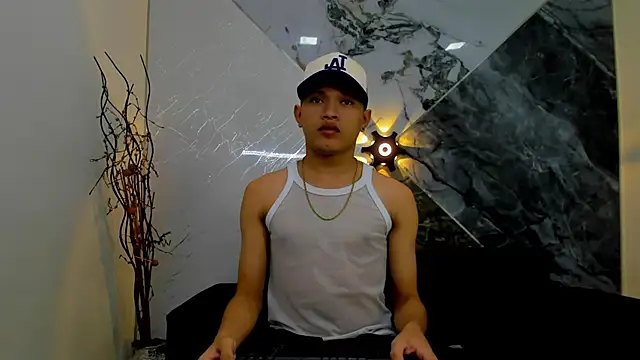 Snapshot of liam_genner_ chatting on February 22, 2025, 7:36 pm liam genner online show from February 22, 2025, 7:36 pm