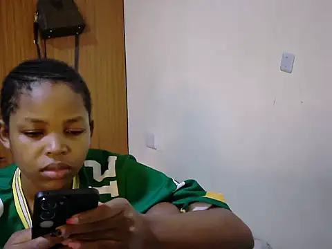 queen-sasha online show from September 28, 2025, 6:48 pm