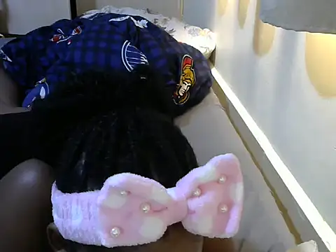queen-sasha online show from March 12, 2025, 7:02 am
