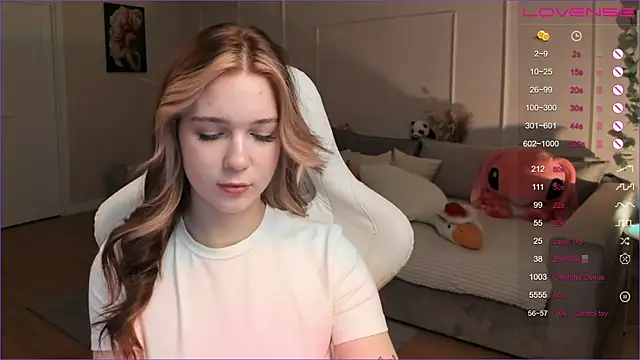 Frau Lina online show from December 19, 2025, 2:19 pm