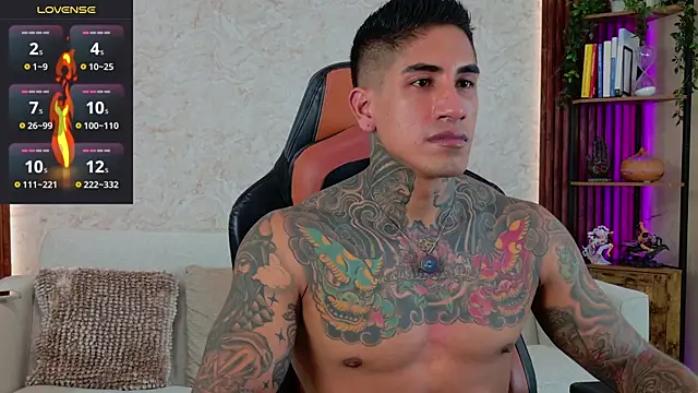 AdanReilly online show from July 13, 2026, 9:58 pm
