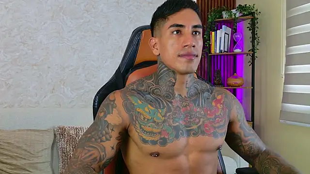 Snapshot of AdanReilly chatting on September 20, 2025, 2:22 pm AdanReilly online show from September 20, 2025, 2:22 pm