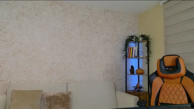 Snapshot of AdanReilly chatting on December 21, 2024, 10:19 pm AdanReilly online show from December 21, 2024, 10:19 pm
