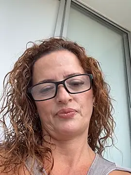 CioniWeiss online show from November 10, 2025, 7:52 pm