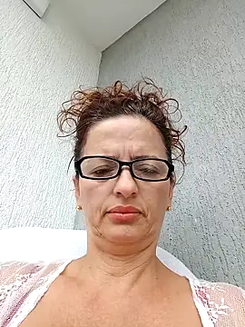 CioniWeiss online show from February 21, 2025, 1:22 pm