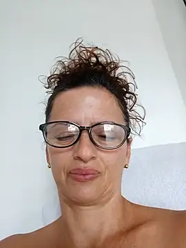 CioniWeiss online show from February 21, 2025, 6:37 pm