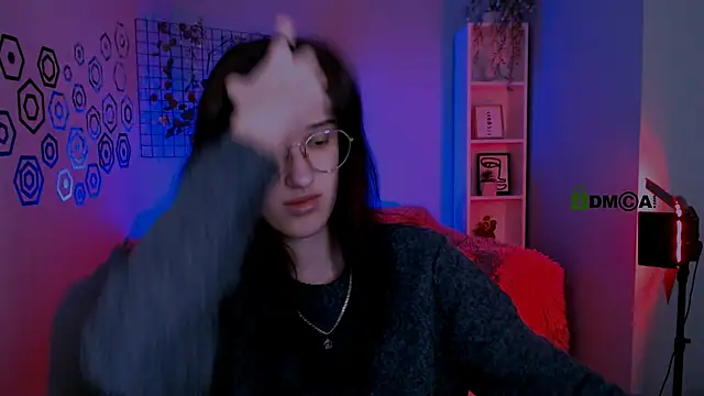 scarlet mooore online show from December 3, 2025, 10:31 pm