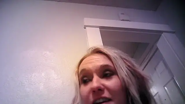 Snapshot of KissMysAssXoXo chatting on February 11, 2025, 4:11 am KissMysAssXoXo online show from February 11, 2025, 4:11 am