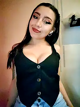 Snapshot of Paudelatorre chatting on October 19, 2025, 3:31 am Paudelatorre online show from October 19, 2025, 3:31 am