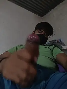 Snapshot of Pussy_lover_33 chatting on October 31, 2025, 3:47 am Pussy lover 33 online show from October 31, 2025, 3:47 am