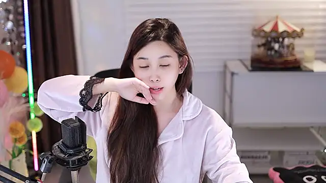 SleepArtist online show from November 18, 2025, 5:38 pm