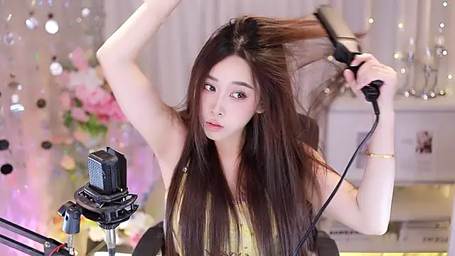 SleepArtist online show from October 4, 2025, 7:43 am