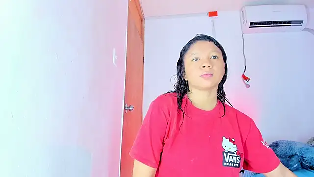 Emily Coper18 online show from September 16, 2025, 1:23 pm