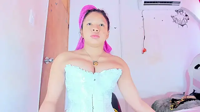 Snapshot of Emily_Coper18 chatting on March 2, 2026, 1:51 pm Emily Coper18 online show from March 2, 2026, 1:51 pm