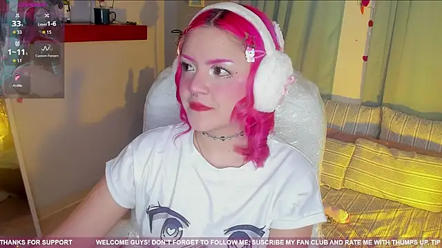 Snapshot of Tiny__Emmy chatting on September 25, 2025, 5:35 am Tiny Emmy online show from September 25, 2025, 5:35 am