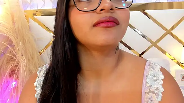 Snapshot of EmmaWeest chatting on September 17, 2025, 10:45 pm EmmaWeest online show from September 17, 2025, 10:45 pm
