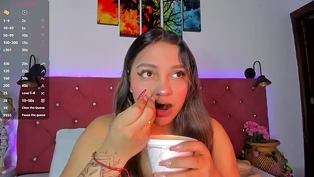 Snapshot of Abril_Gomez06 chatting on October 11, 2025, 3:51 am Abril Gomez06 online show from October 11, 2025, 3:51 am