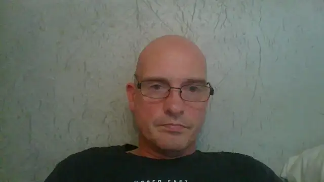Snapshot of mrtickle0025 chatting on November 14, 2025, 9:13 am mrtickle0025 online show from November 14, 2025, 9:13 am