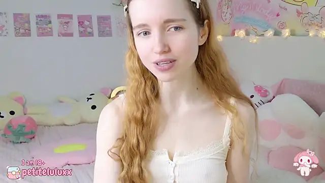petiteluluxx online show from February 5, 2025, 8:54 am