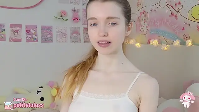 petiteluluxx online show from February 19, 2025, 9:06 am