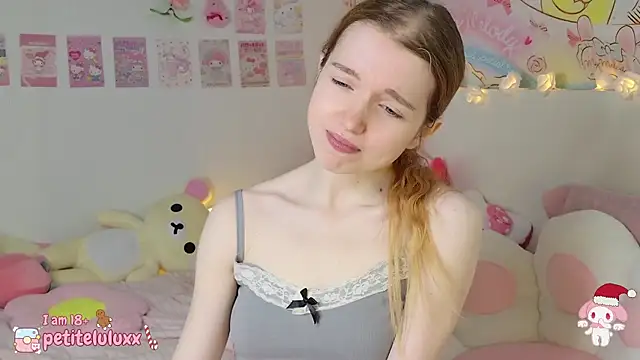 petiteluluxx online show from December 21, 2024, 8:50 am