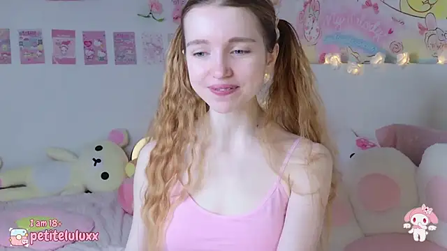 petiteluluxx online show from January 28, 2025, 8:57 am