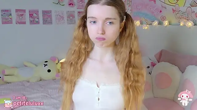 petiteluluxx online show from January 11, 2025, 8:54 am