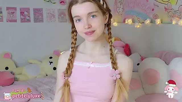 petiteluluxx online show from December 22, 2024, 8:49 am