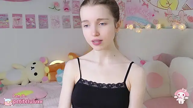 petiteluluxx online show from February 6, 2025, 9:11 am