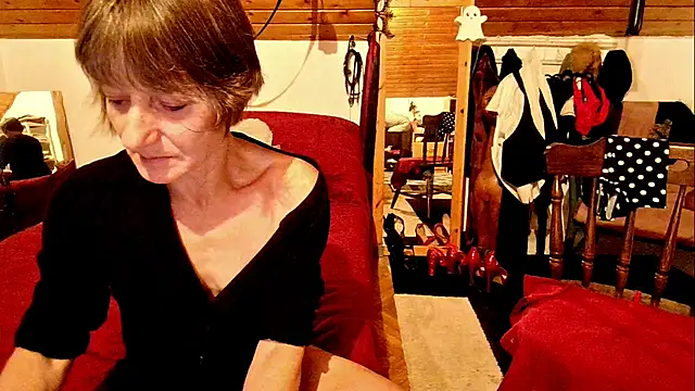 Snapshot of Hot_Colettte chatting on November 10, 2025, 8:47 pm Hot Colettte online show from November 10, 2025, 8:47 pm