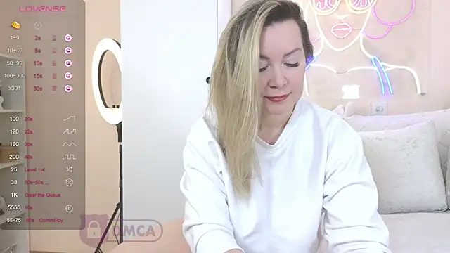 ElleCherry online show from January 15, 2025, 6:40 pm